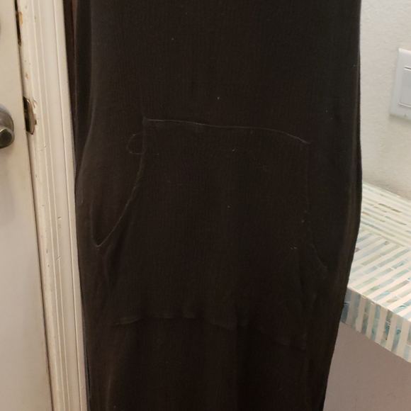 Long black sleeveless cover up with hood - Picture 2 of 3